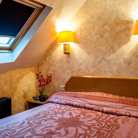 Hotel Leonard De Vinci 75011