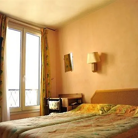 Leonard De Vinci 75011 Hotel Paryż