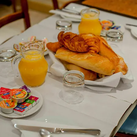 Hotel Leonard De Vinci 75011