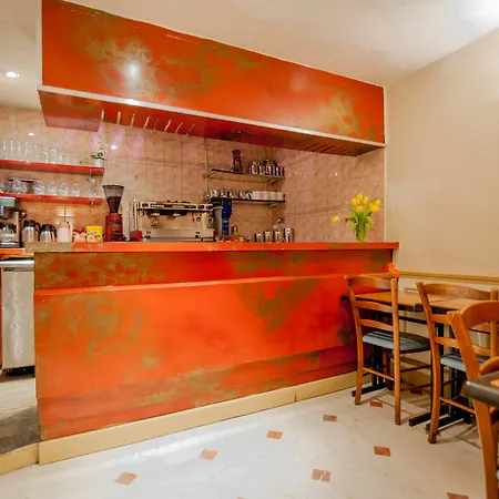 Leonard De Vinci 75011 Hotel Paryż