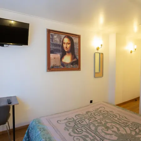 Hotel Leonard De Vinci 75011 2*