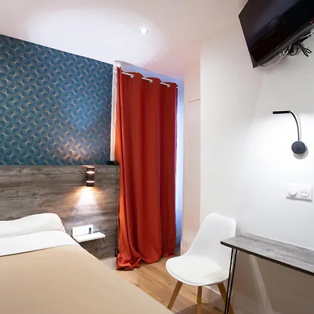 Leonard De Vinci Hotel