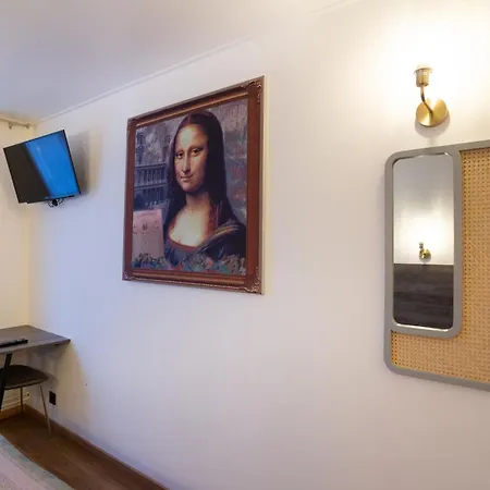 Leonard De Vinci 75011 Hotel