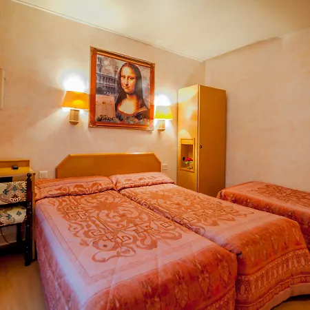 Hotel Leonard De Vinci 75011 2*