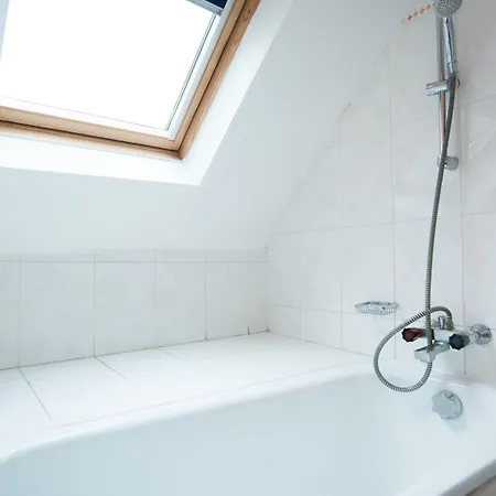 Leonard De Vinci 75011 Paris