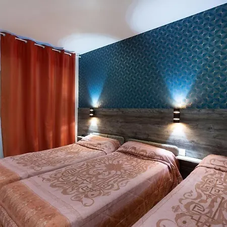 Leonard De Vinci 75011 Hotel
