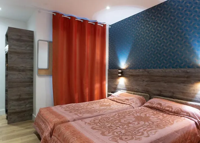 Leonard De Vinci 75011 Hotel 2*