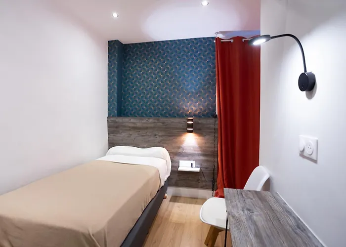 Hotel Leonard De Vinci 75011