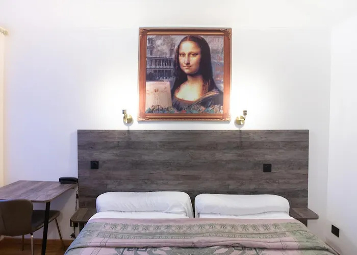 Leonard De Vinci 75011 2* Paryż