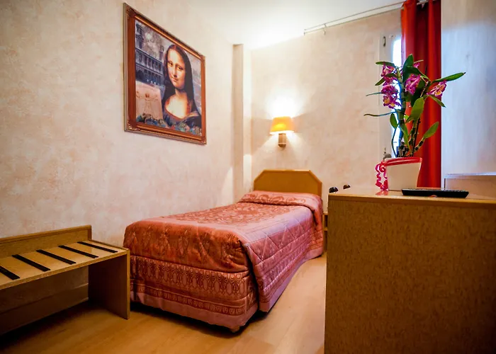 Leonard De Vinci 75011 Hotel Paryż