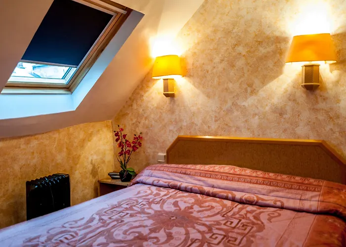 Hotel Leonard De Vinci 75011