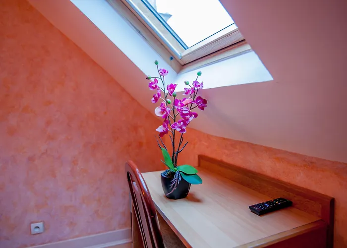 Hotel Leonard De Vinci 75011