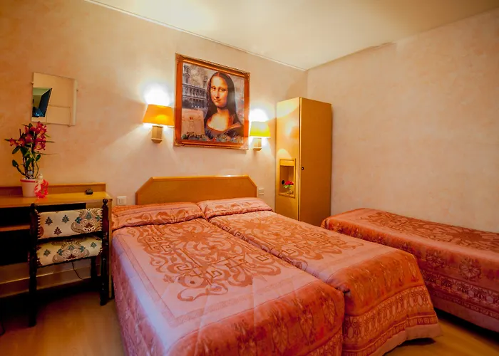 Hotel Leonard De Vinci 75011 2*