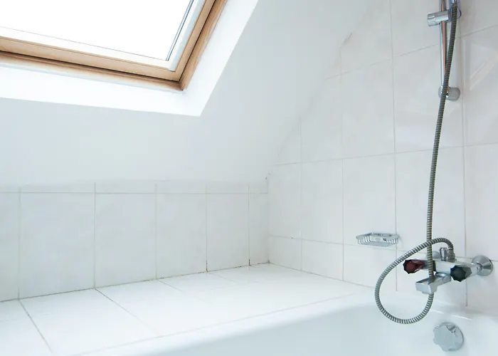 Leonard De Vinci 75011 Paryż