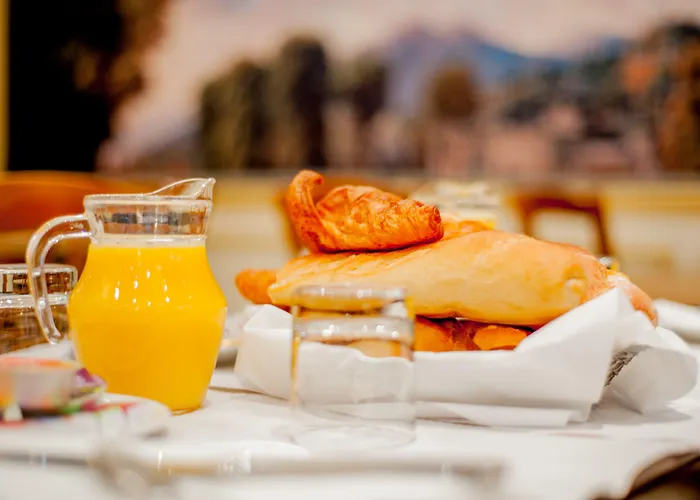 Leonard De Vinci 75011 Hotel Paryż