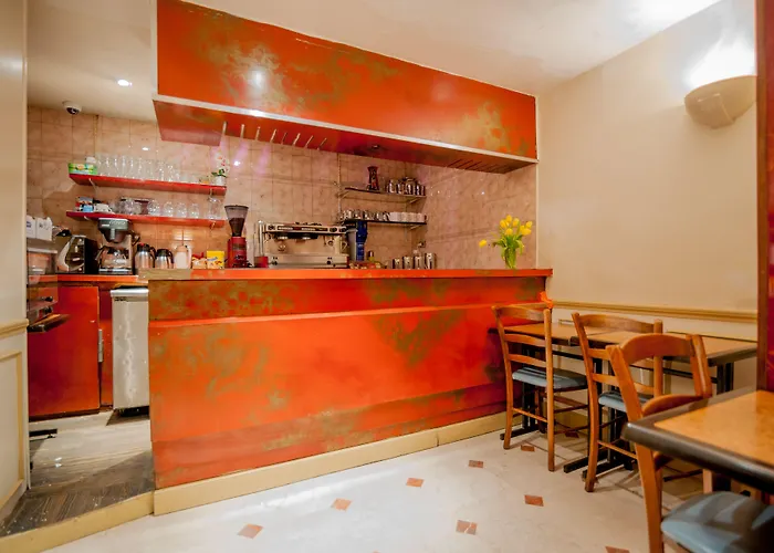 Hotel Leonard De Vinci 75011