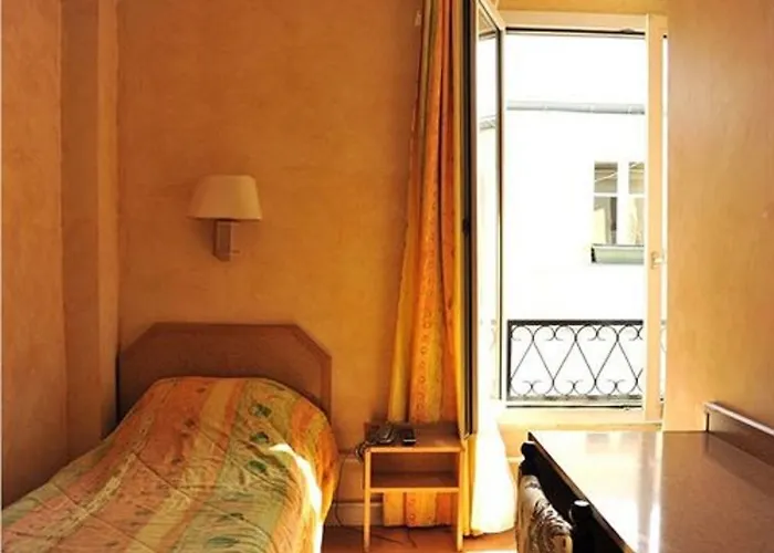 Leonard De Vinci 75011 2* Paryż